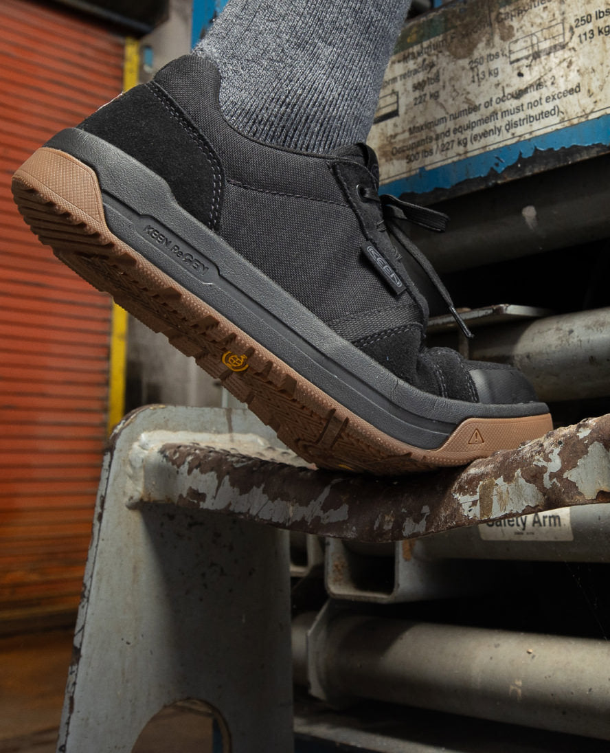 Keen | Men's Kenton ESD Work Shoe (Carbon Toe) Magnet/Steel Grey