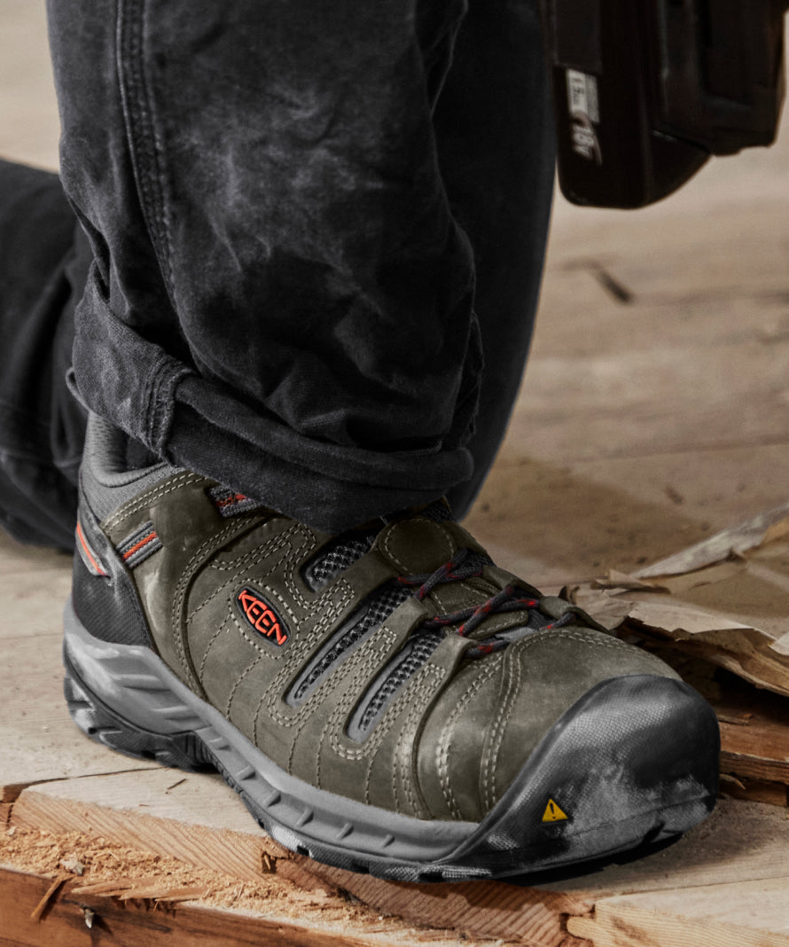 Keen US | Women's Flint II (Steel Toe) Magnet/Rose