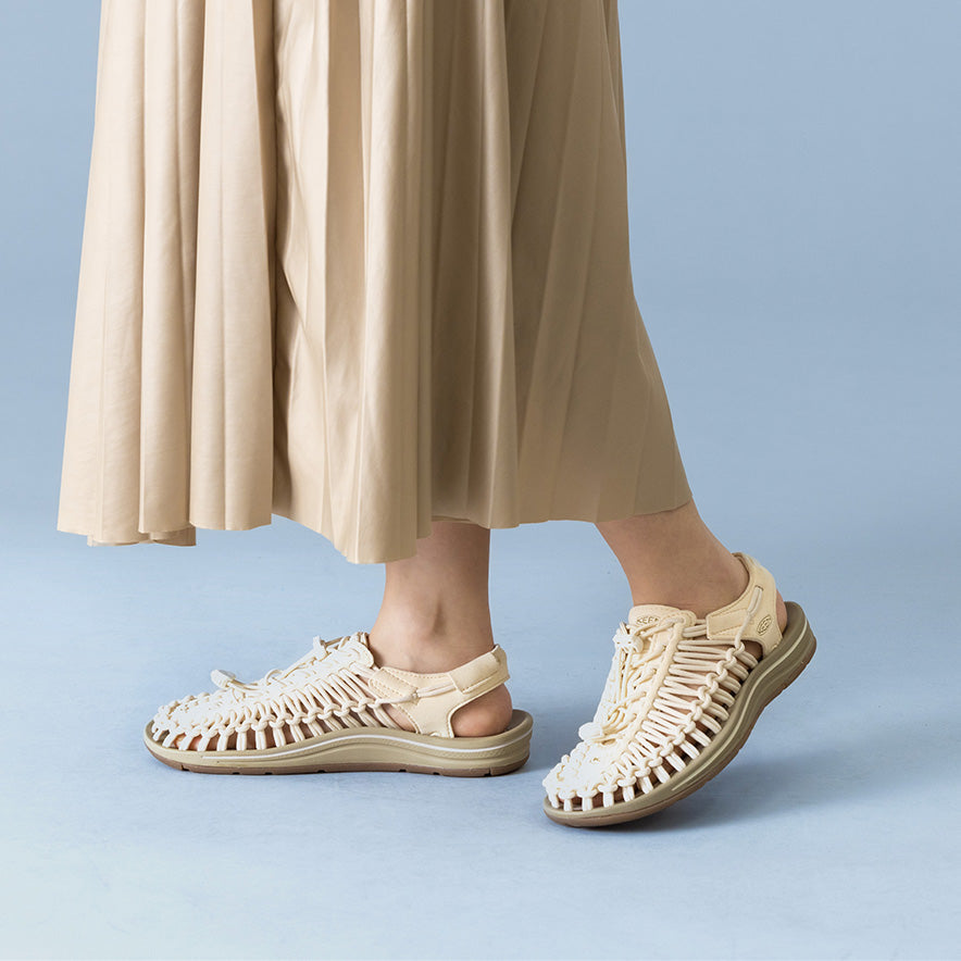 Keen Online | Women's UNEEK Sneaker Dark Earth/Chipmunk