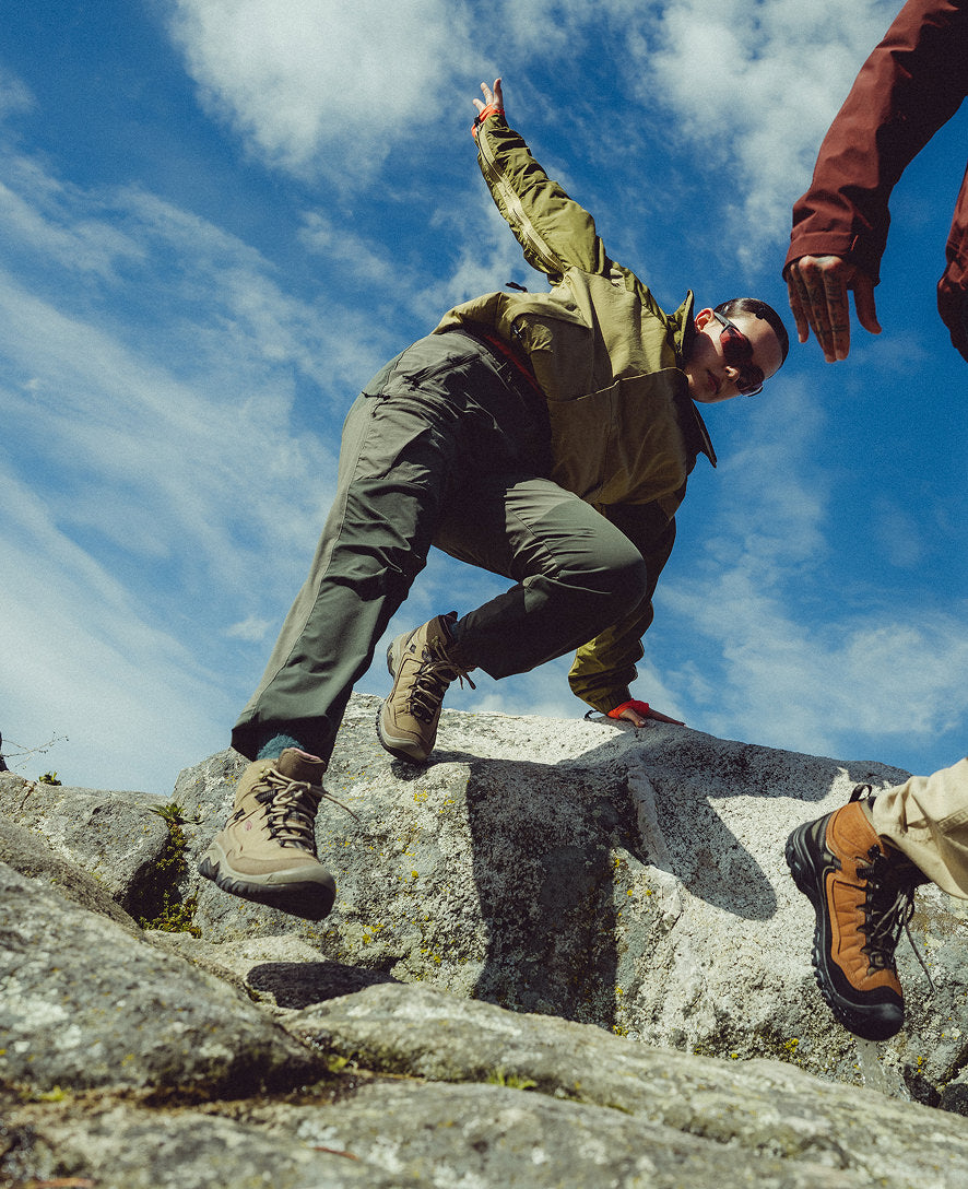Keen Online | Women's Targhee IV Waterproof Hiking Boot Coyote/Peach Fuzz