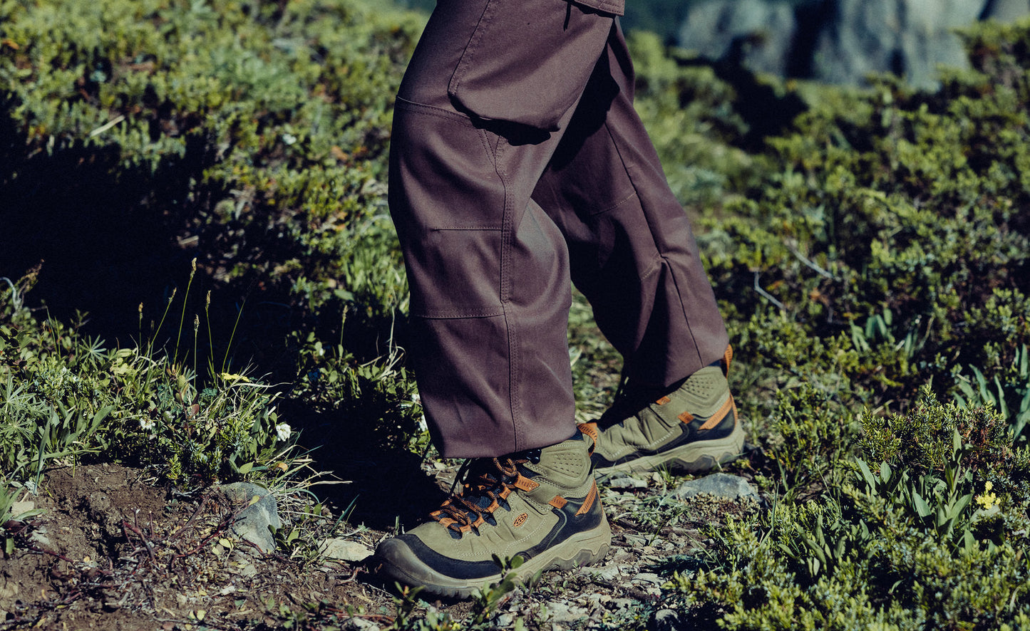 Keen US | Men's Targhee IV Waterproof Hiking Boot Sea Turtle/Roasted Pecan