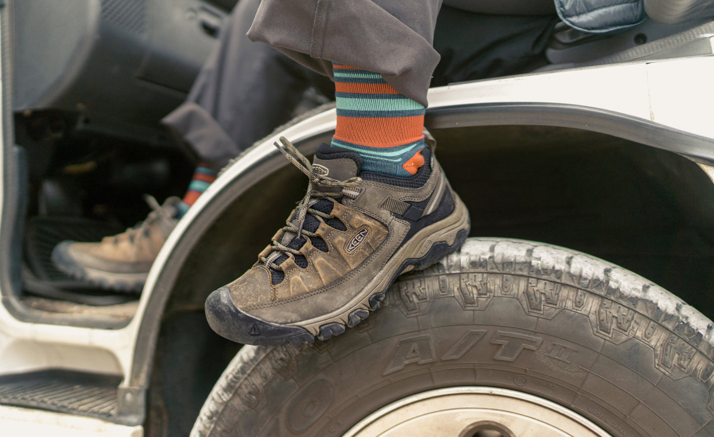 Keen Outlet | Men's Targhee III Waterproof Black Olive/Golden Brown