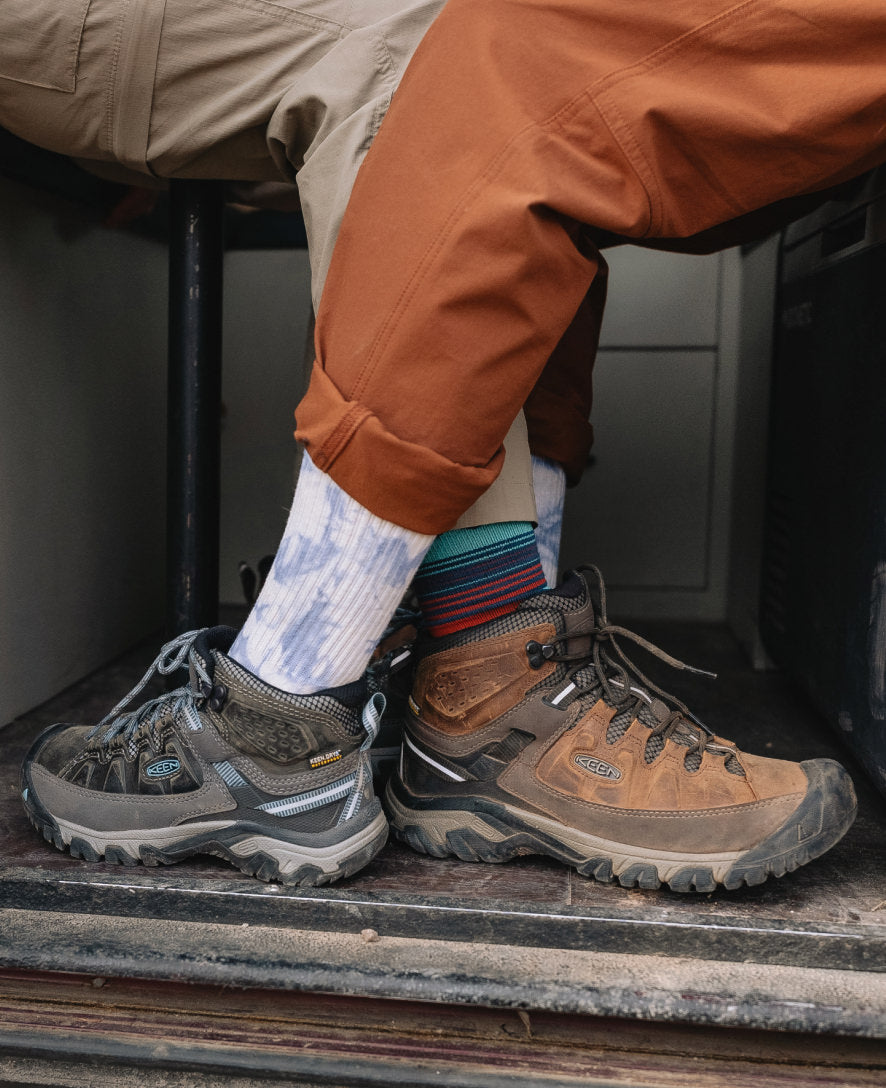 Keen | Men's Targhee III Waterproof Mid Wide Black Olive/Golden Brown
