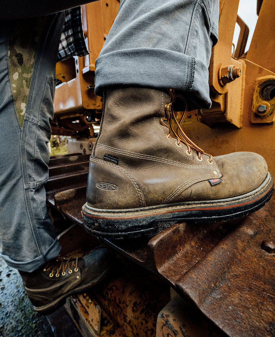 Keen New | Men's Liberty 8" Waterproof 90° Heel Boot (Carbon Toe) Coffee Bean/Black