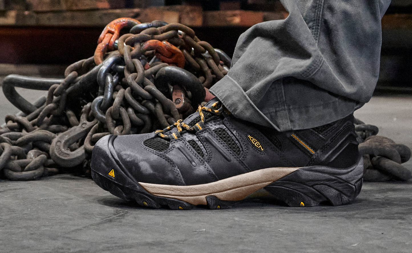 Keen Discount | Men's Lansing Mid Waterproof (Steel Toe) Raven/Tawny Olive
