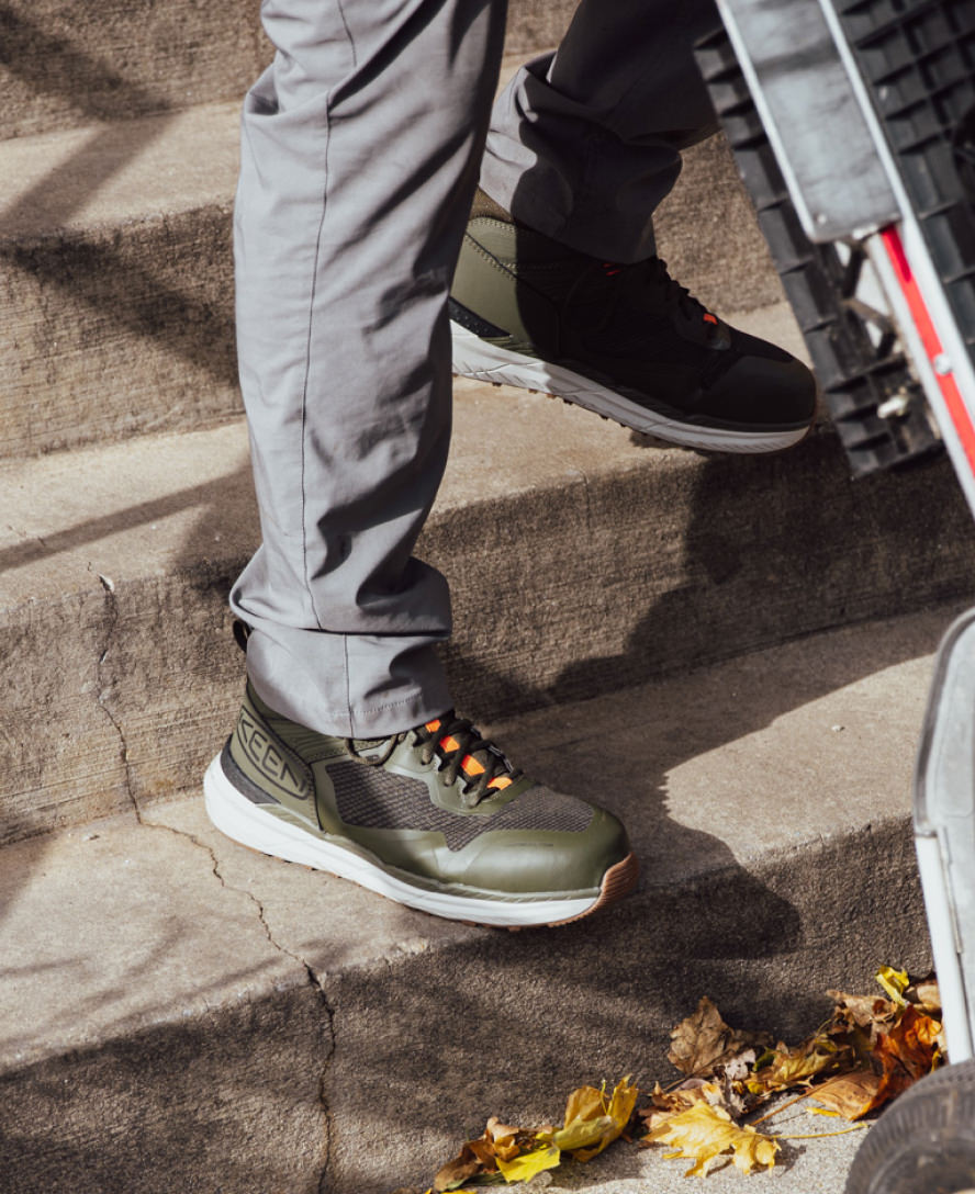 Keen On sale | Men's Synchro Waterproof Work Boot (Carbon Toe) Magnet/Black