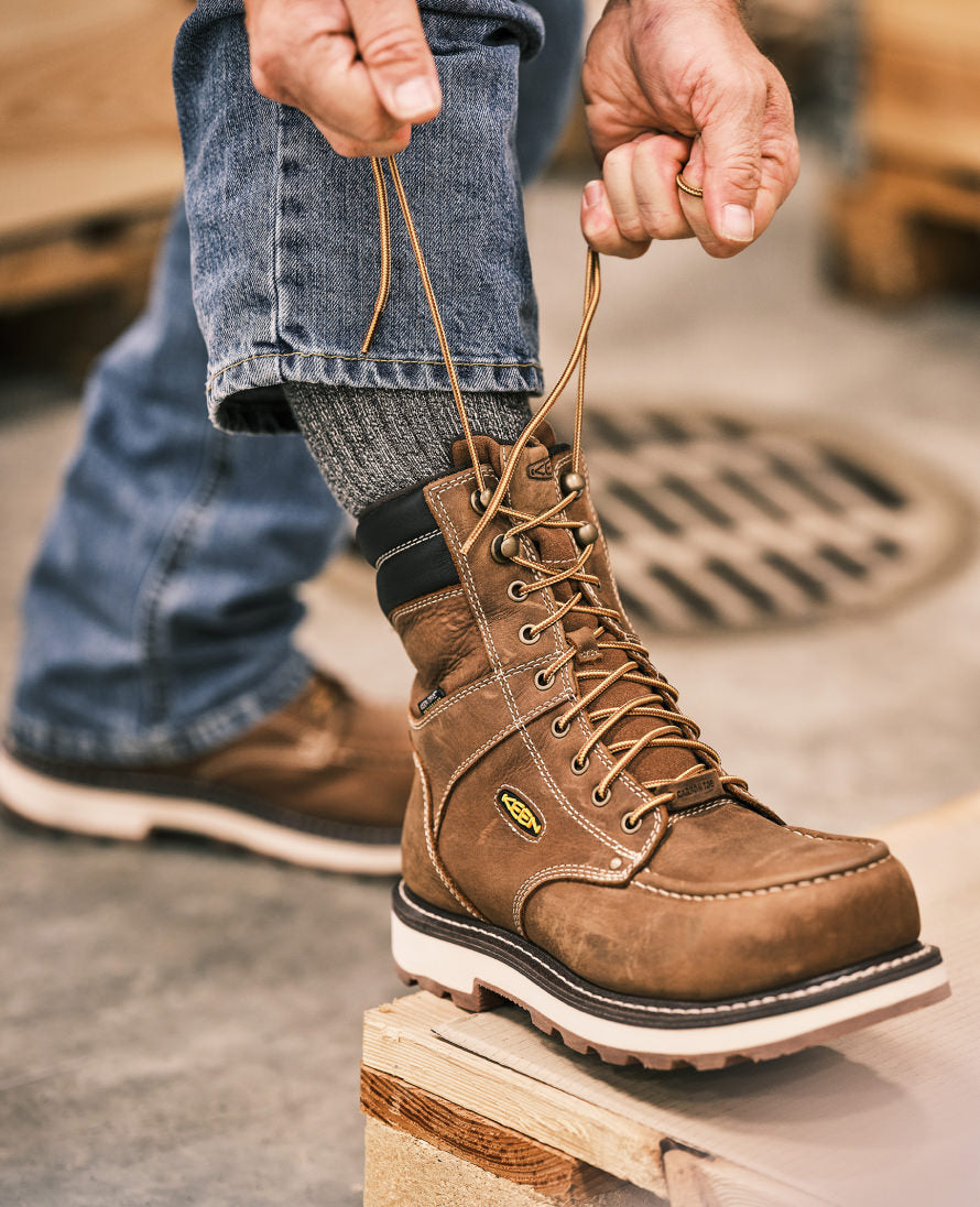 Keen New | Men's Cincinnati 8" Waterproof 90° Heel Boot (Carbon Toe) Belgian/Sandshell