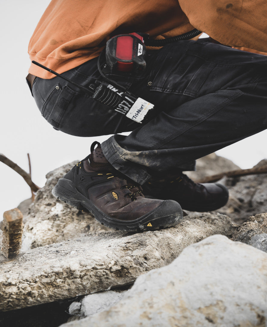 Keen US | Men's Dover 6" Waterproof (Carbon Toe) Dark Earth/Black