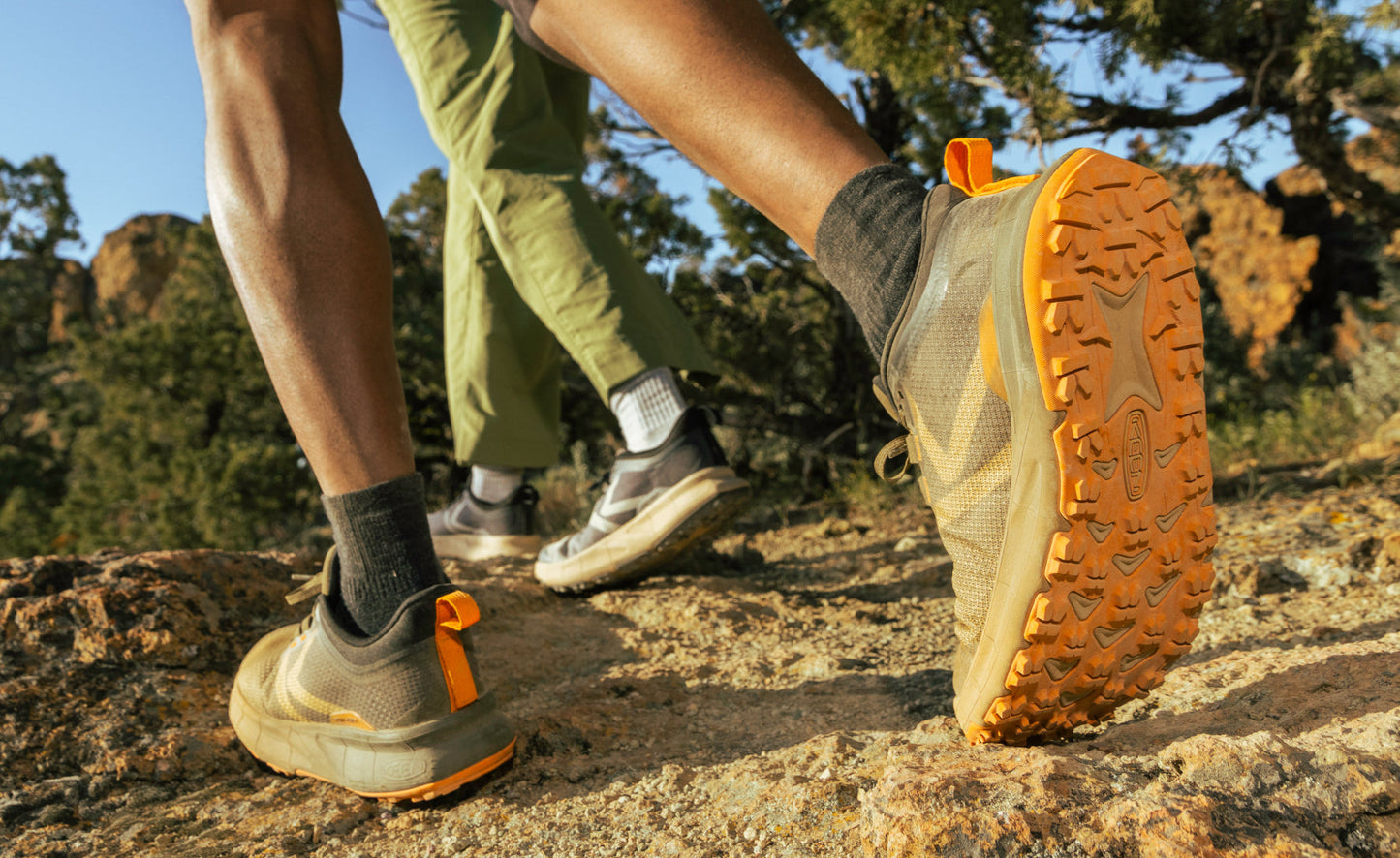 Keen New | Men's 450 Dirt Waterproof Hiking Shoe Lemon Curry/Black
