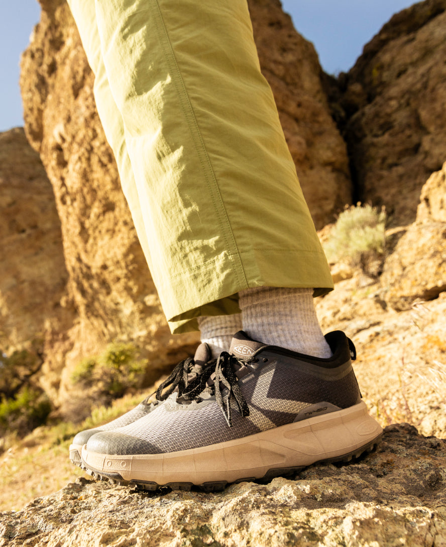 Keen New | Men's 450 Dirt Waterproof Hiking Shoe Lemon Curry/Black