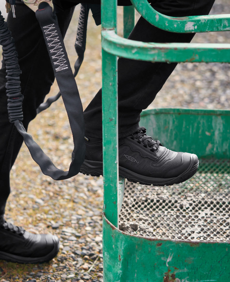 Keen | Men's Reno Waterproof Mid (Soft Toe) Black/Black
