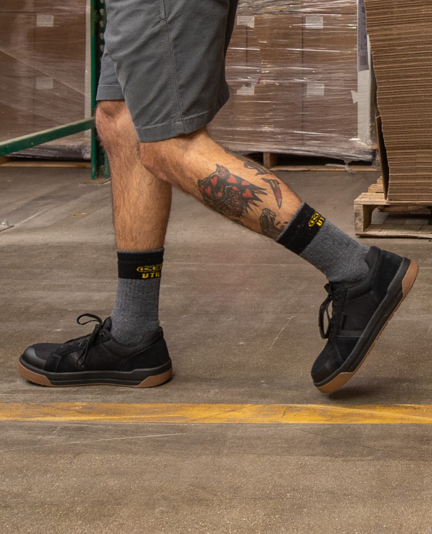 Keen Popular style | Men's Kenton ESD Work Shoe (Carbon Toe) Black/Gum
