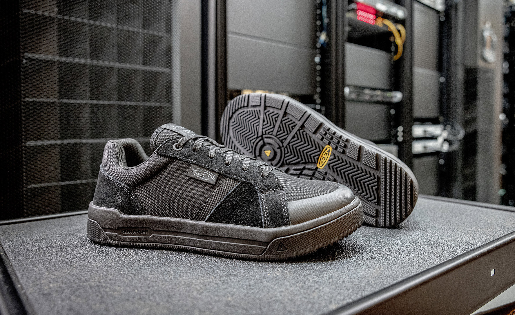 Keen Near Me | Men's Kenton ESD Work Shoe (Soft Toe) Black/Black