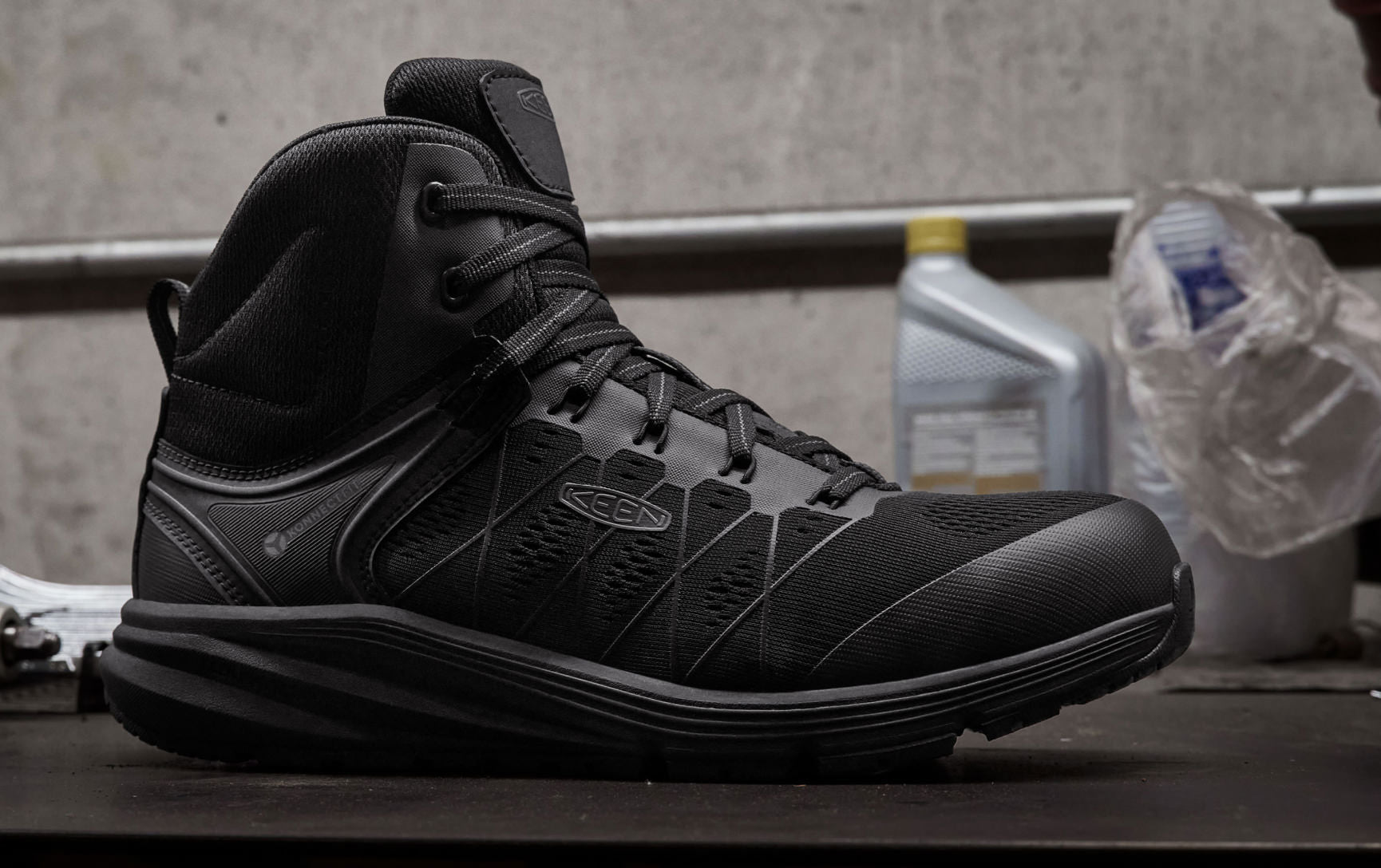 Keen US | Men's Vista Energy Mid (Carbon Toe) Black/Raven