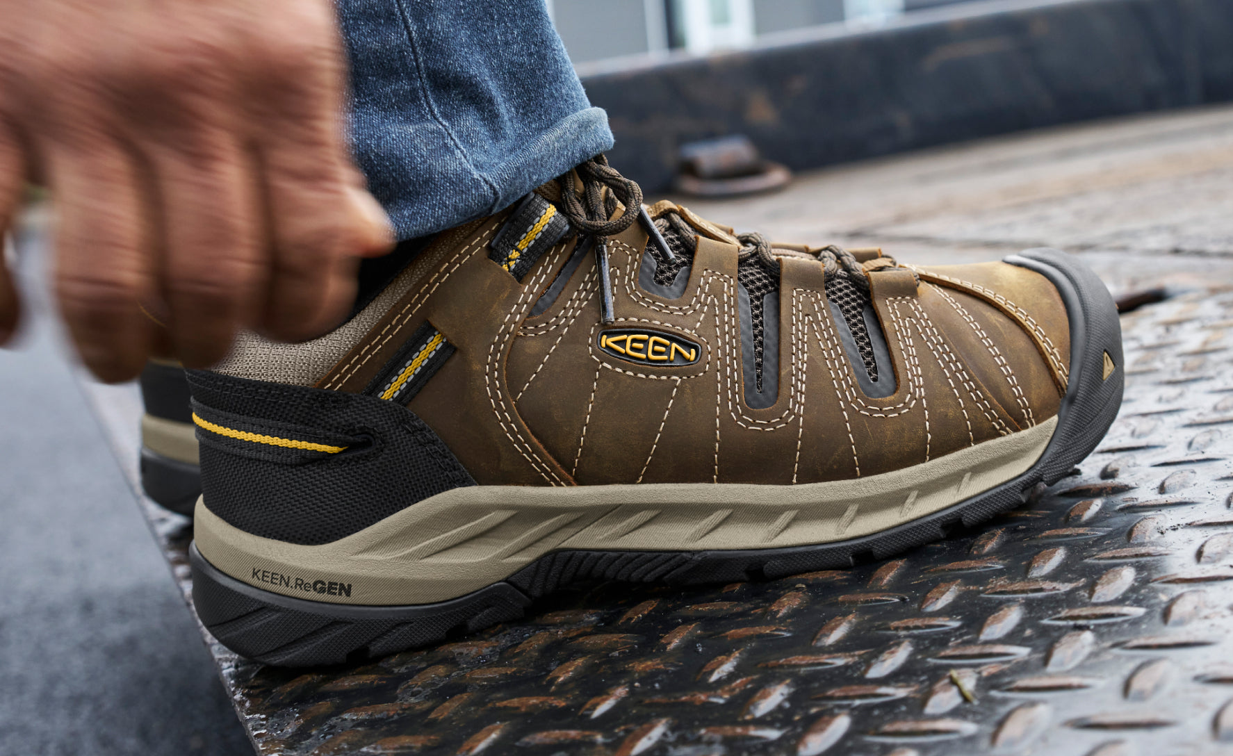 Keen Hot style | Men's Flint II (Soft Toe) Cascade Brown/Golden Rod