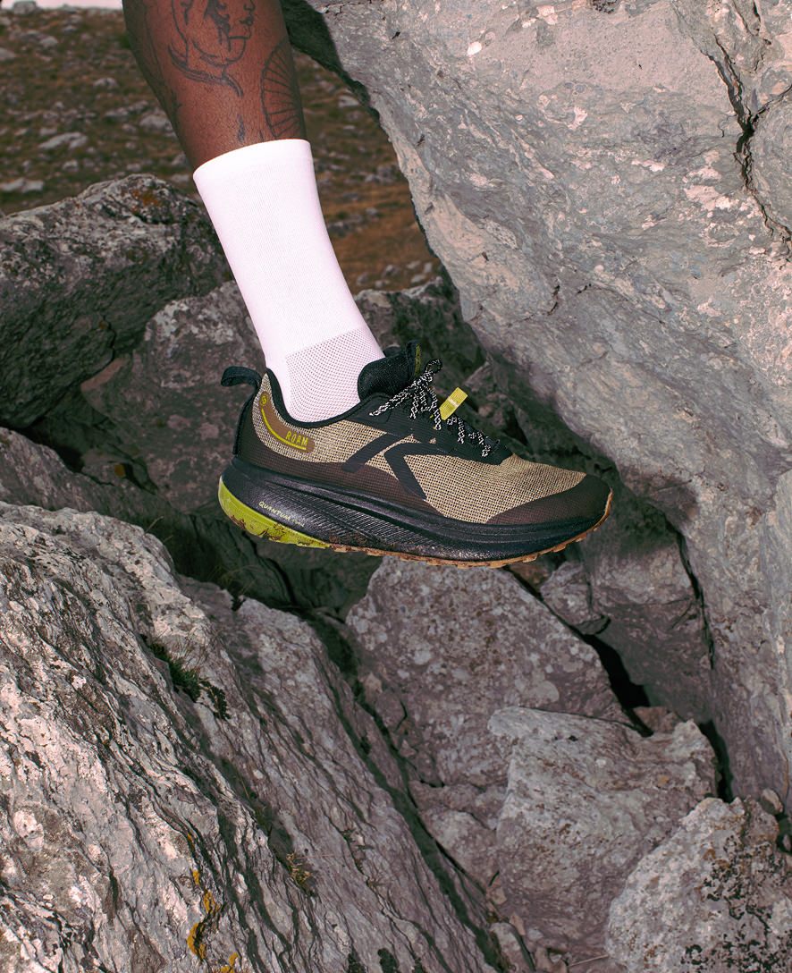 Keen | Men's Roam Trail Running Shoe Black/Orange Peel