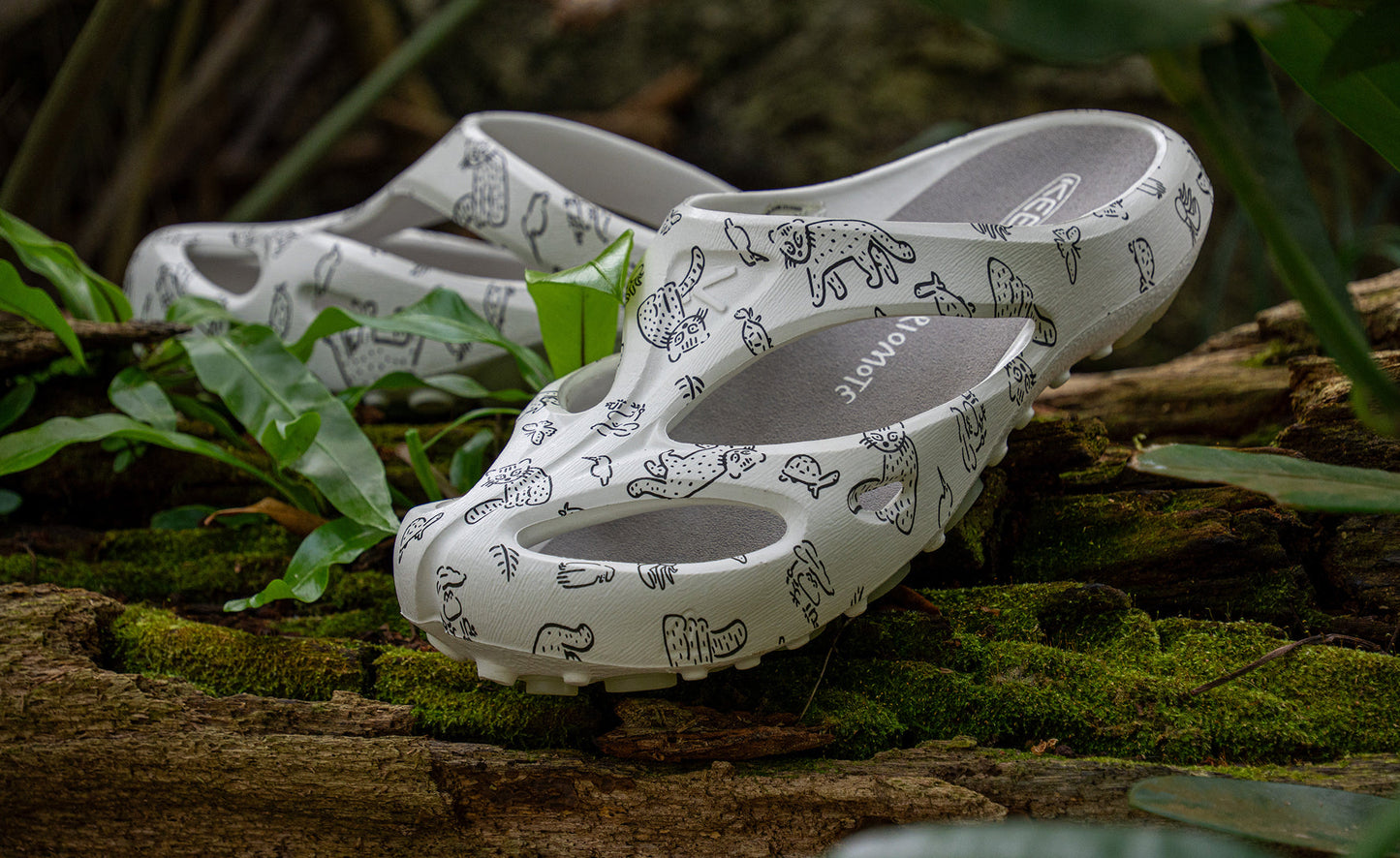 Keen | All Gender Shanti Arts Clog x Us 4 IRIOMOTE Us 4 Iriomote