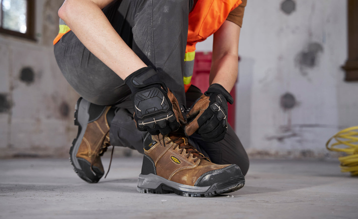 Keen Discount | Women's Evanston 6" ESD Boot (Carbon Toe) Bison/Black