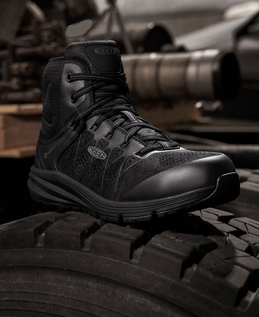 Keen Outlet | Women's Vista Energy Mid INT MET (Carbon Toe) Black/Raven