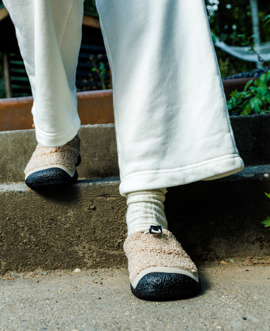 Keen | Women's Howser III Slide Plaza Taupe/Black