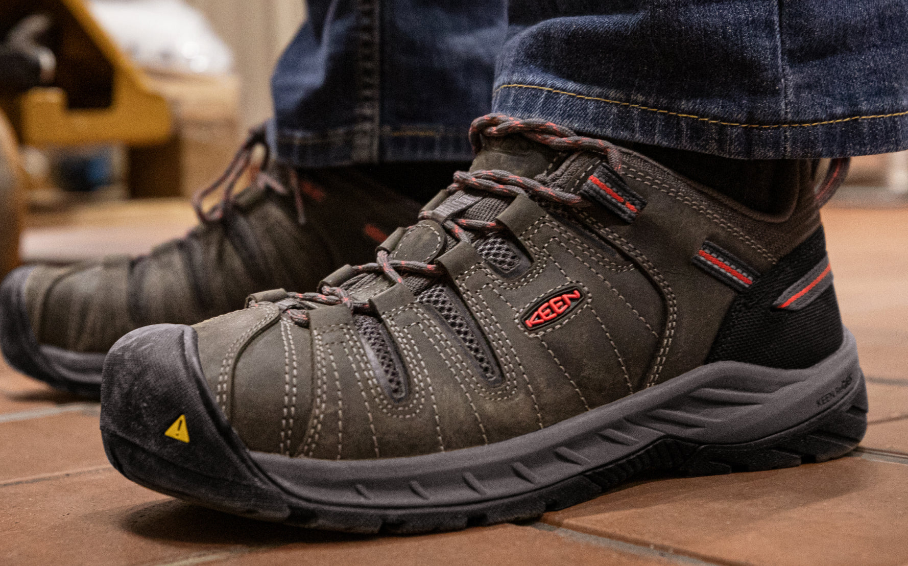 Keen US | Women's Flint II (Steel Toe) Magnet/Rose