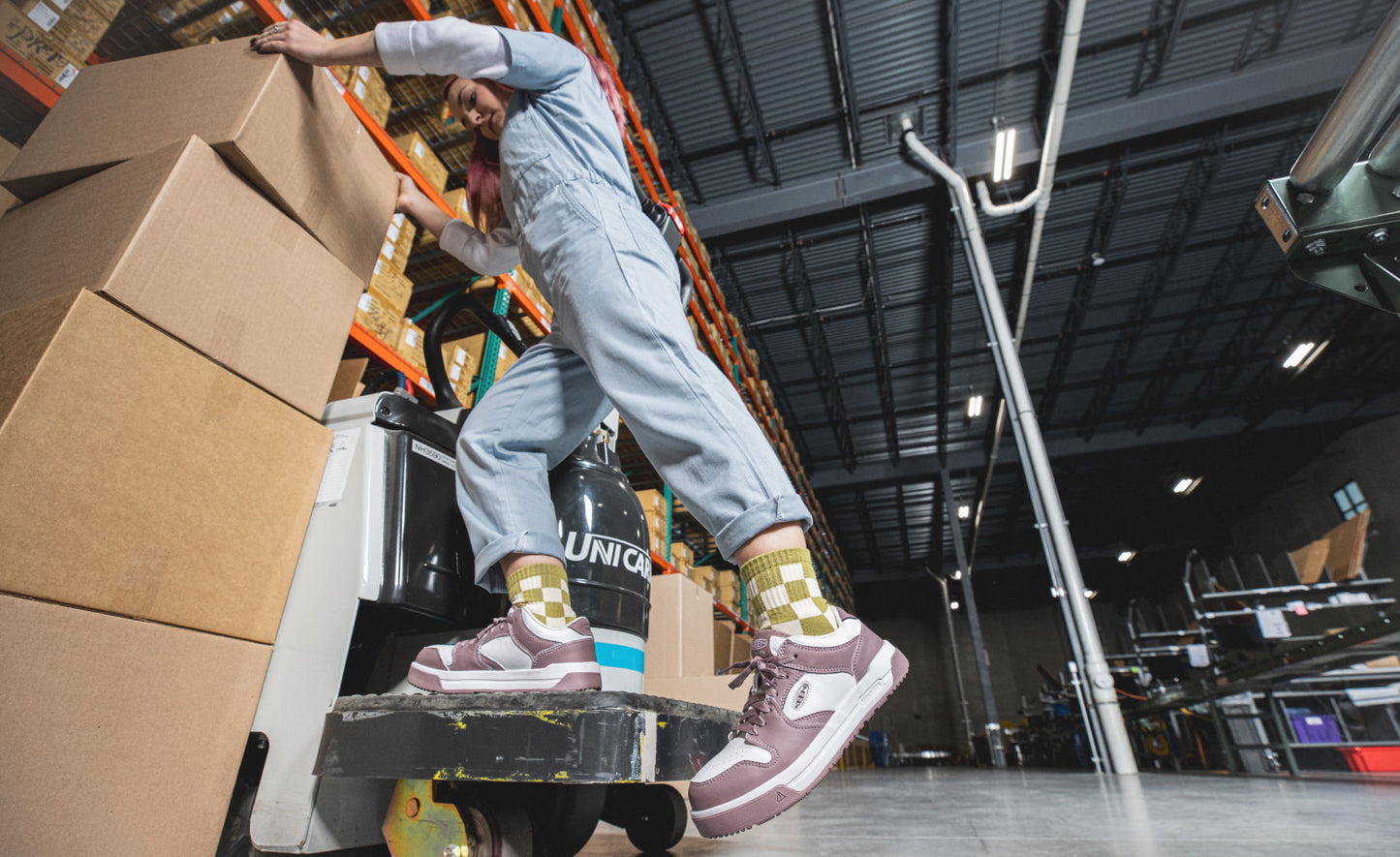 Keen Online | Women's Overton Work Shoe (Carbon Toe) Star White/Black