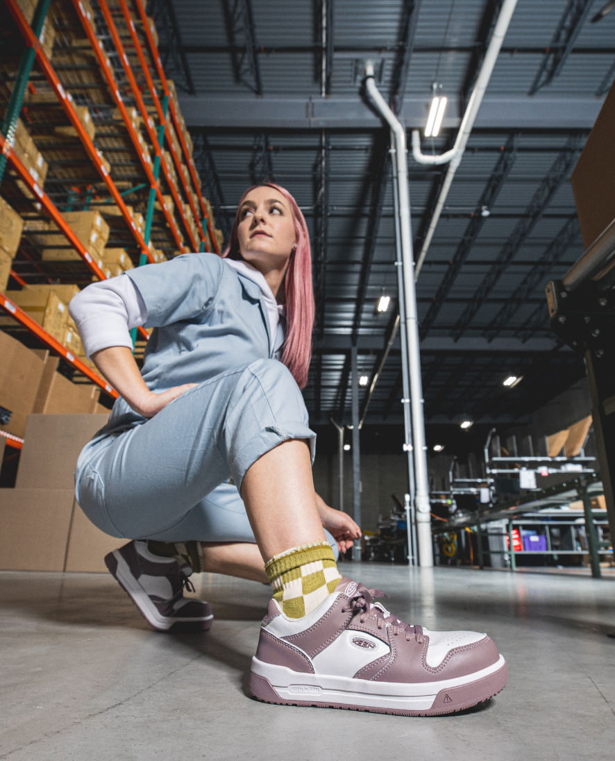 Keen Online | Women's Overton Work Shoe (Carbon Toe) Star White/Black