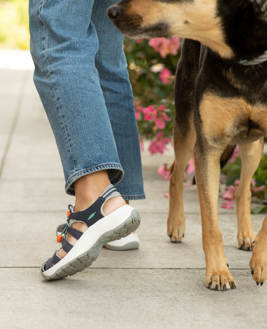 Keen Hot style | Women's Astoria West Sandal Beaujolais/Star White